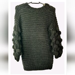 Macaron Med Oversized chunky knit pullover Pom Pom Black Sweater